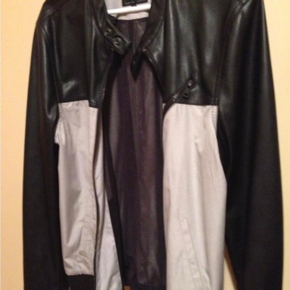 Authentic GUESS Faux Leather Biker Jacket - Picture 2 of 9